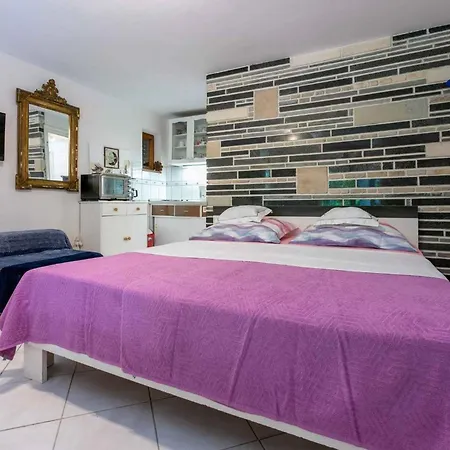 Apartmán 89 *