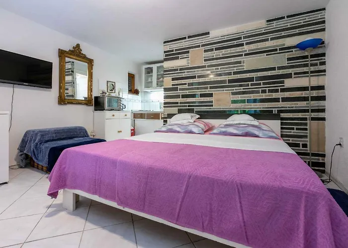 Apartman 89 *